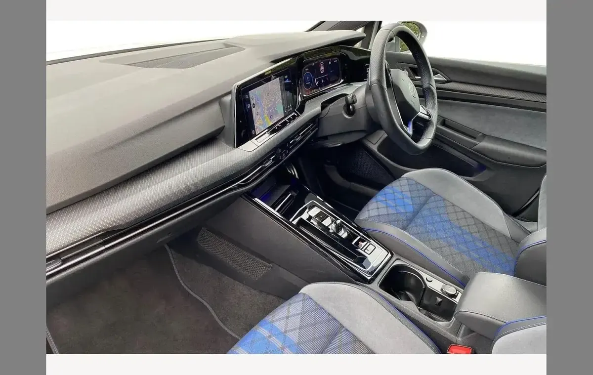 Used VW Golf VIII R 320 HP (235 kW) 2024 Pure white Hatchback