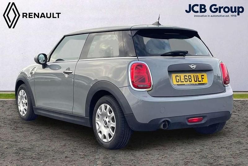 Używany Mini ONE Classic 101 KM (74 kW) 2019 Szary Hatchback