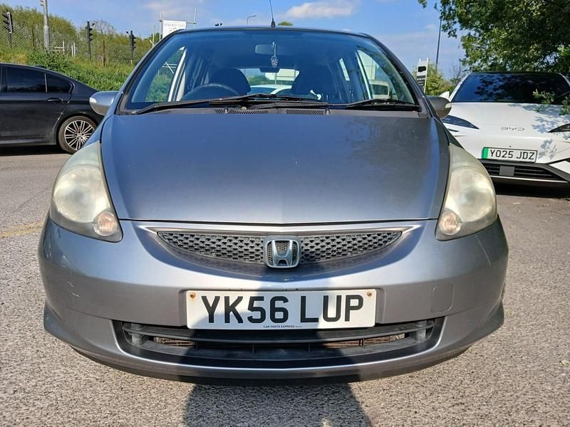 Used Honda Jazz SE 83 HP (61 kW) 2006 Silver Hatchback