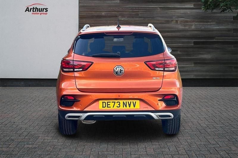 Used MG ZS Exclusive 105 HP (77 kW) 2023 Orange SUV