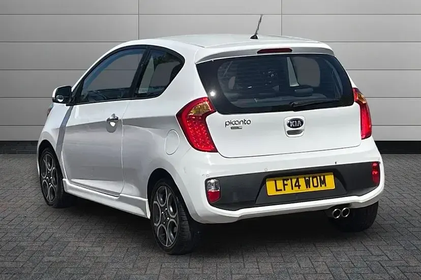 Used Kia Picanto 84 HP (61 kW) 2014 White Hatchback