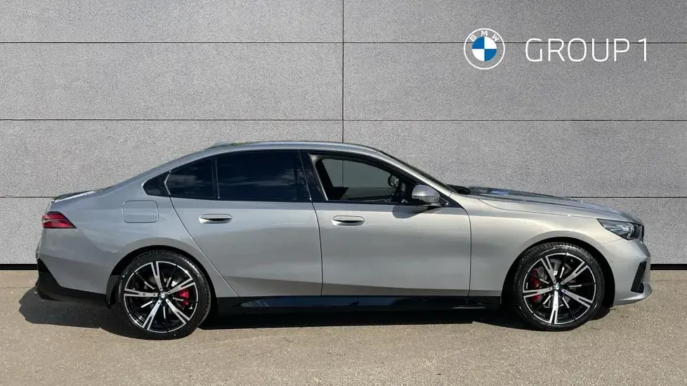 Usado BMW 520 M Sport 208 CV (152 kW) 2025 Gris Berlina