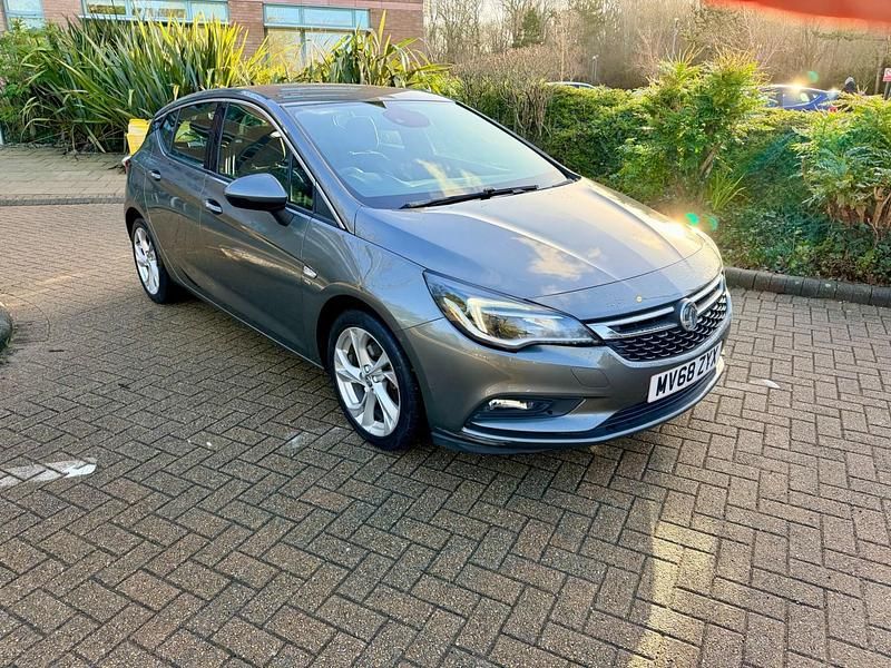 Used Vauxhall Astra SRi 200 HP (147 kW) 2019 Grey Hatchback