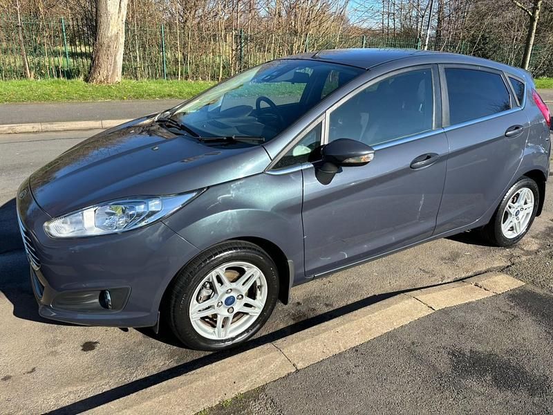 Grey Used 2013 Ford Fiesta Zetec Hatchback | £4,995 (Fair price) - Image 1/4