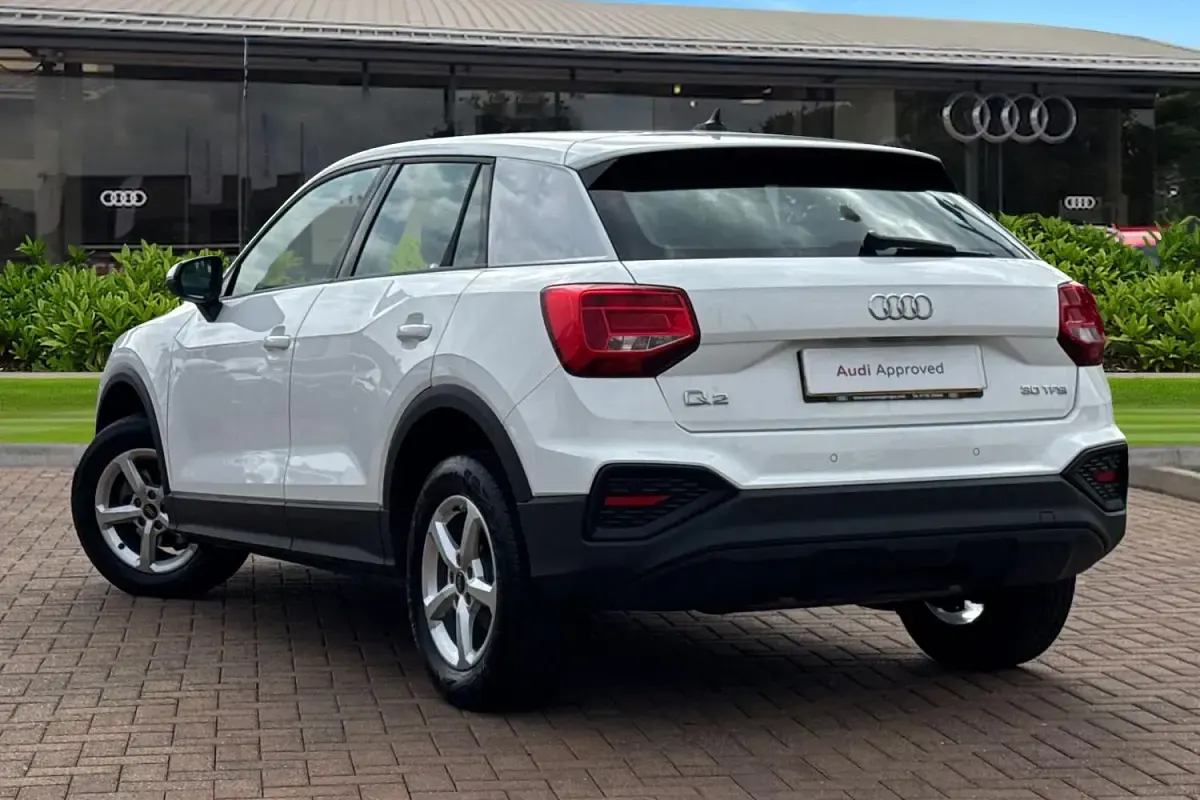 Used Audi Q2 Advanced 110 HP (80 kW) 2023 White SUV