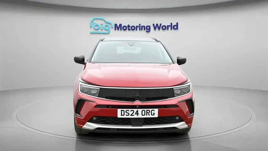 Usado Vauxhall Grandland X Ultimate 130 HP (95 kW) 2024 Vermelho SUV