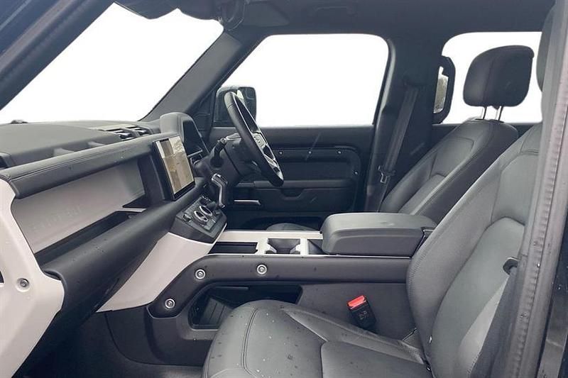 Used Land Rover Defender HSE Dynamic 249 HP (183 kW) 2025 Unknown Estate