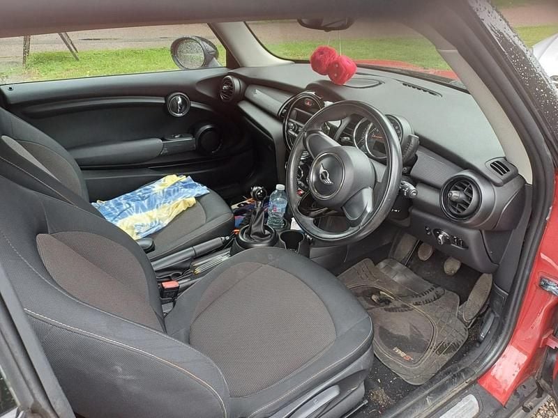 Used Mini One D Hatch 95 HP (69 kW) 2014 Red Hatchback