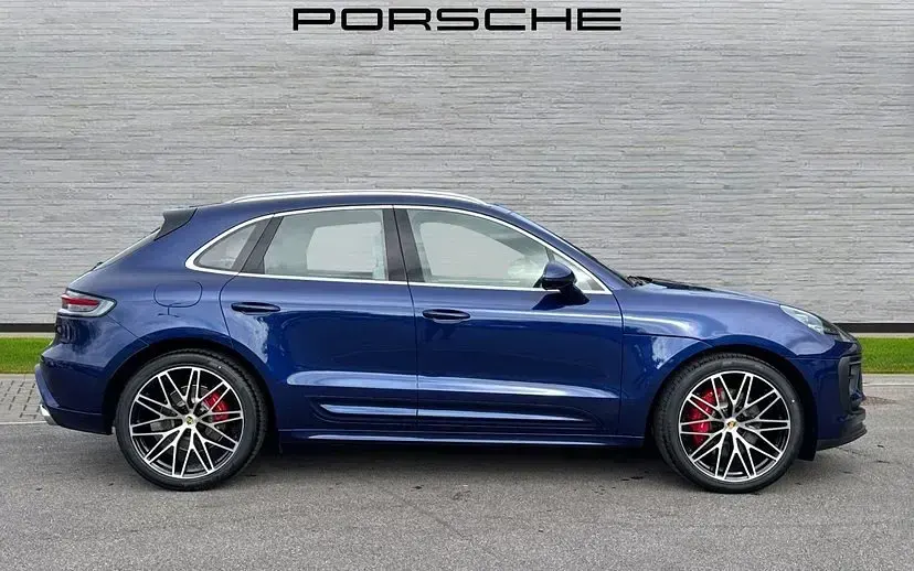 New Porsche Macan 375 HP (275 kW) 2026 Gentian blue SUV