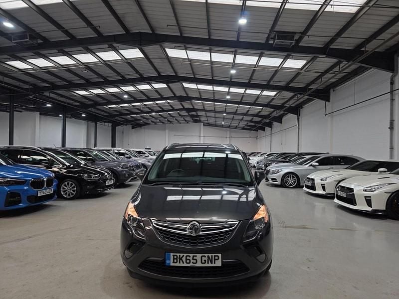 Used Vauxhall Zafira SRi 140 HP (102 kW) 2015 Grey MPV