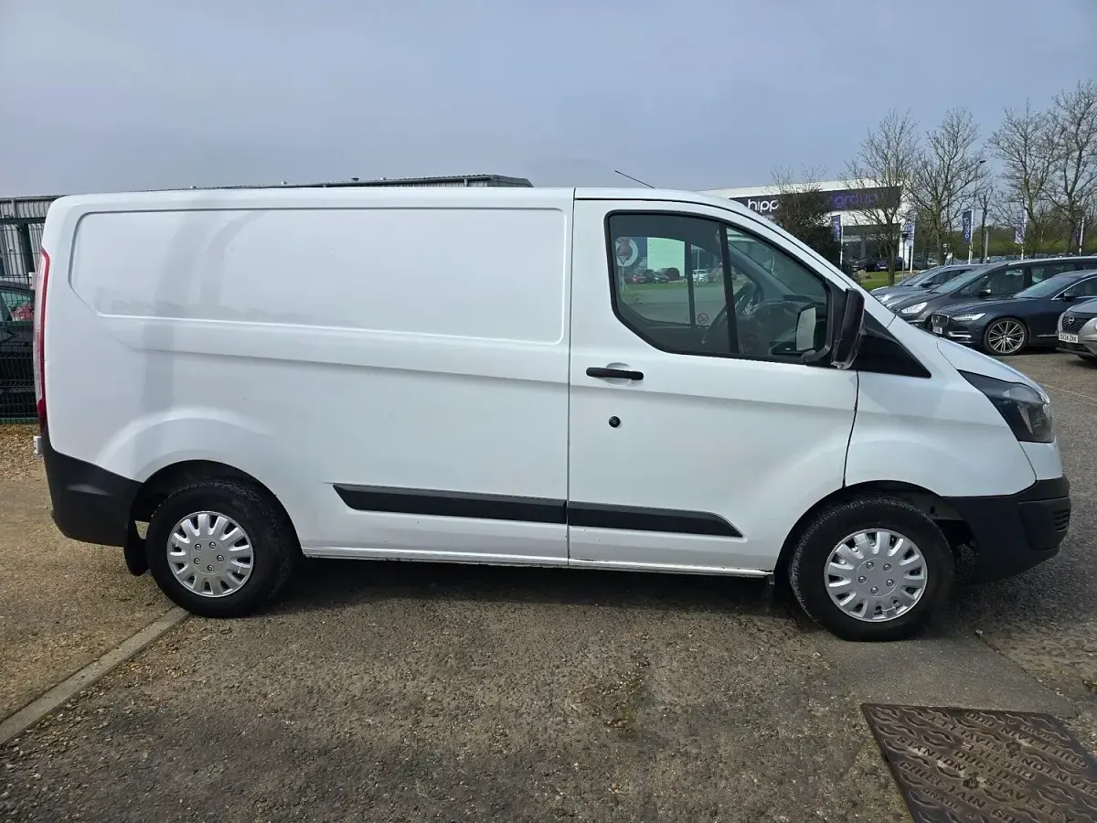 Used Ford Transit Custom 100 HP (73 kW) 2015 White Van