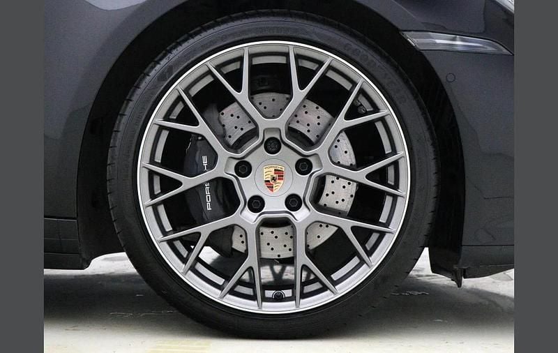 Used Porsche 911 389 HP (286 kW) 2024 Black Coupe