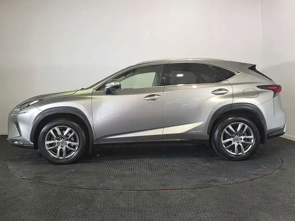 Used Lexus NX300h Luxury Line 2018 Silver SUV