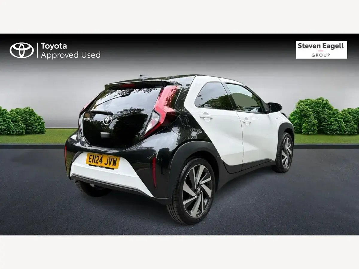 Used Toyota Aygo X 72 HP (52 kW) 2024 White SUV