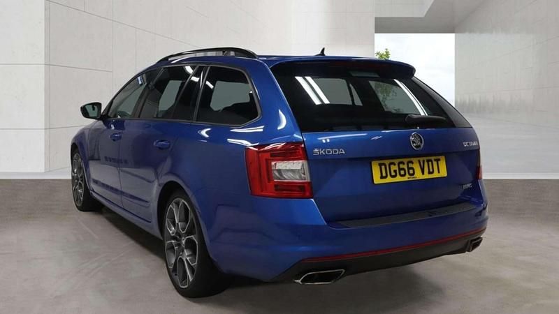 Used Skoda Octavia vRS 230 HP (169 kW) 2016 Blue Hatchback