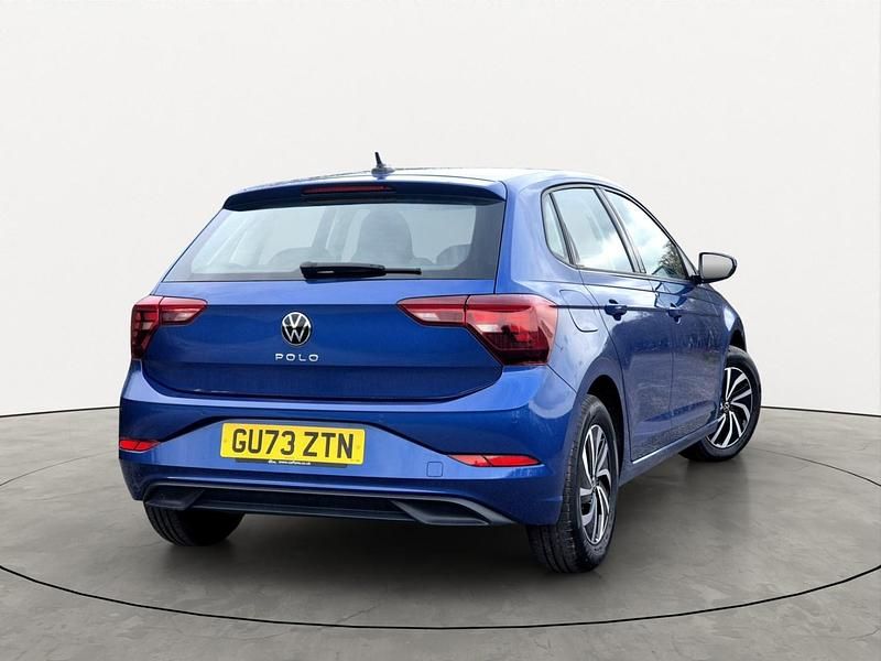 Used VW Polo Life 95 HP (69 kW) 2023 Blue Hatchback