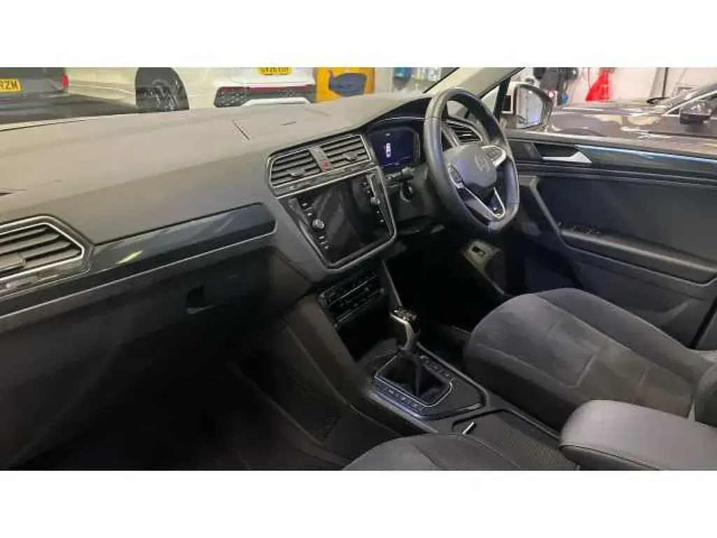 Used VW Tiguan Elegance 150 HP (110 kW) 2023 White SUV