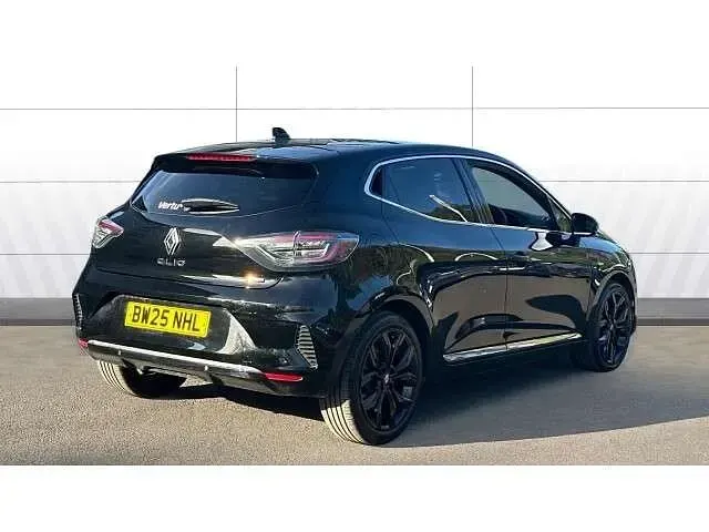 Used Renault Clio V Techno 143 HP (105 kW) 2025 Hatchback