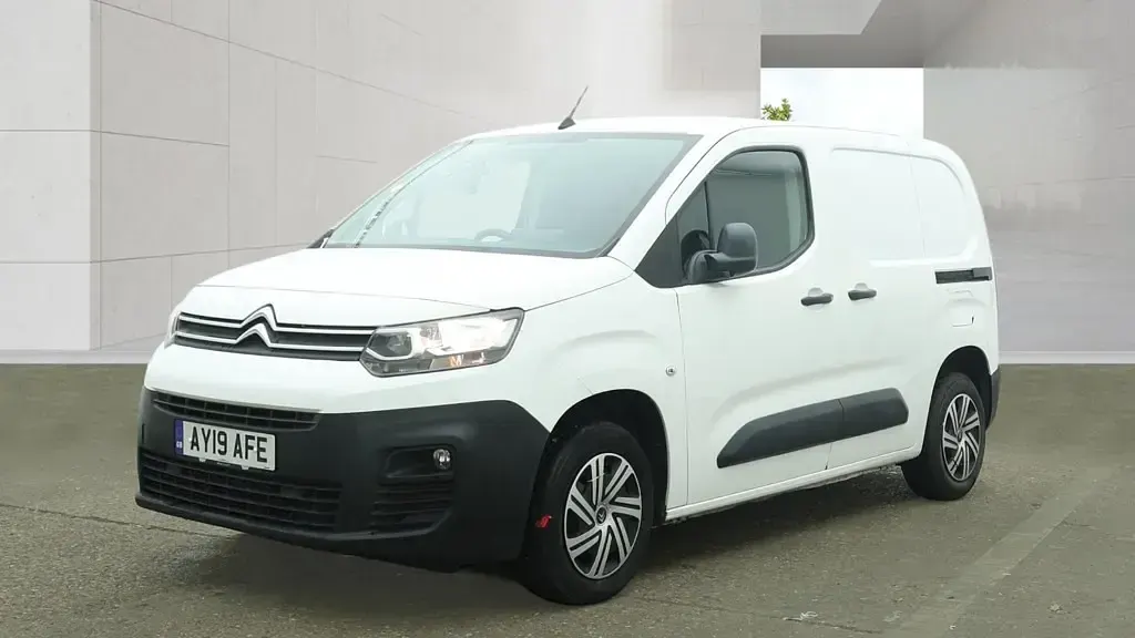 Used Citroën Berlingo 75 HP (55 kW) 2019 White MPV