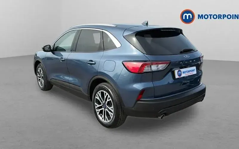 Usado Ford Kuga Titanium 150 HP (110 kW) 2023 SUV