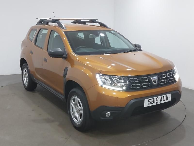 Orange Used 2019 Dacia Duster Essentiel SUV | £10,998 (Fair price) - Image 1/4