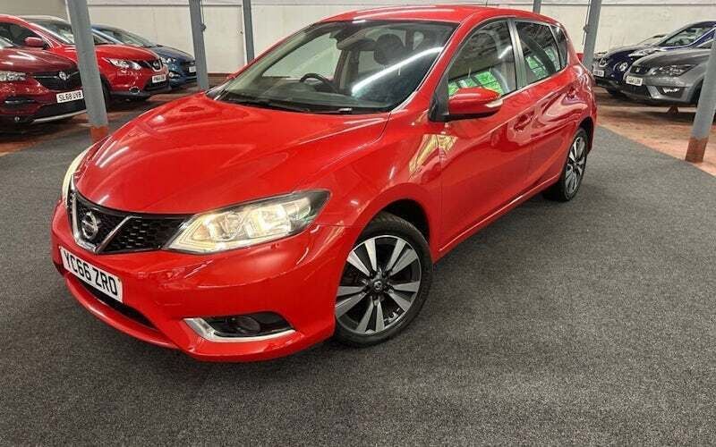 Red Used 2016 Nissan Pulsar N-Connecta Hatchback | £5,995 (Fair price) - Image 1/4