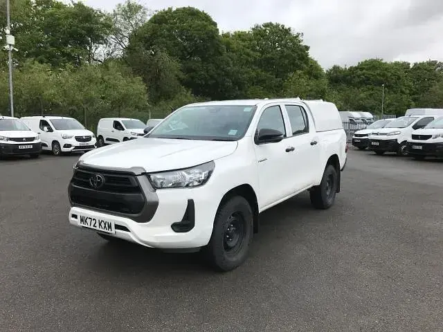 Used Toyota HiLux Active 150 HP (110 kW) 2022 White Pickup