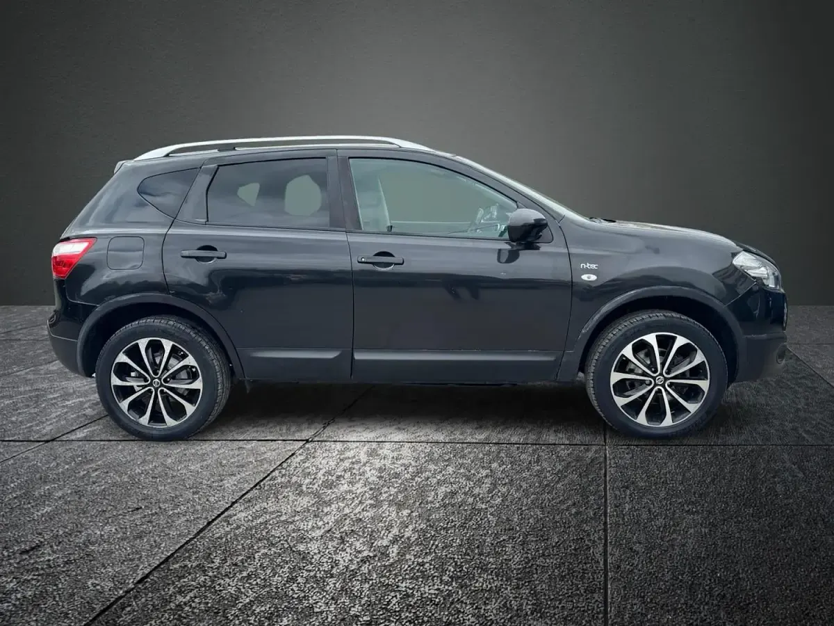 Used Nissan Qashqai N-TEC 117 HP (86 kW) 2012 Black SUV