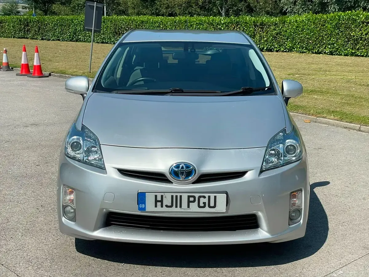 Used Toyota Prius 2011 Silver Hatchback