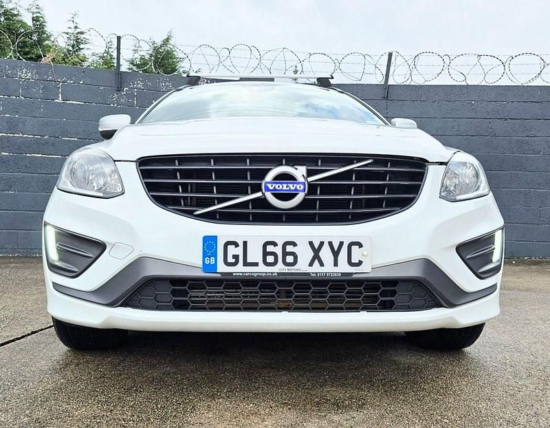 Used Volvo XC60 R-Design 2016 White SUV