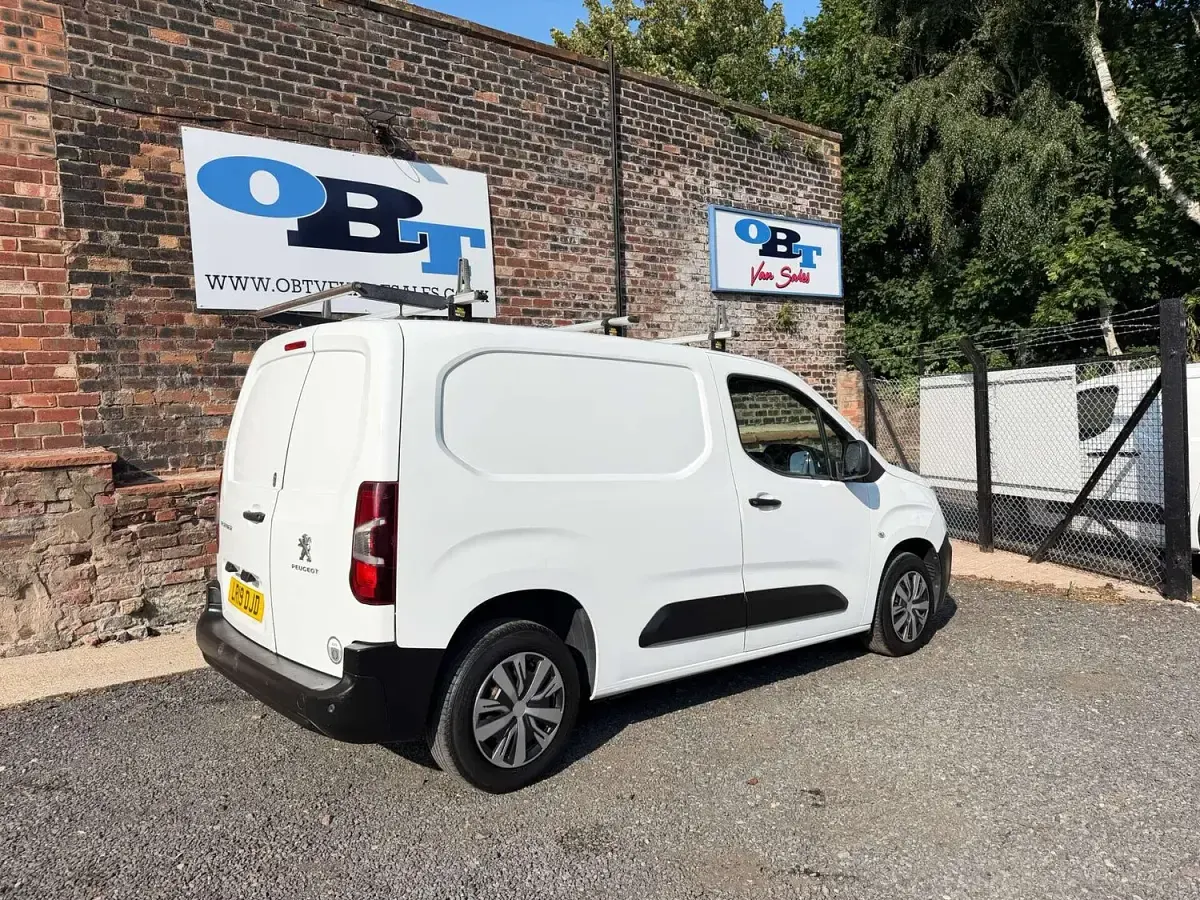 Used Peugeot Partner 2019 White MPV