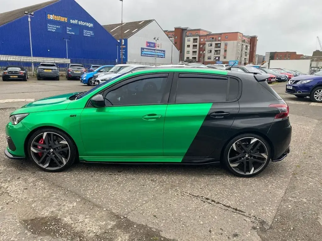 Used Peugeot 308 GTi by Peugeot Sport 270 HP (198 kW) 2018 White Hatchback