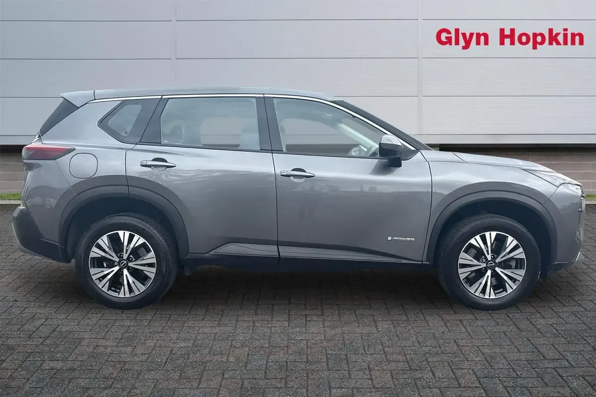 Usado Nissan X-Trail Acenta Premium 213 CV (156 kW) 2024 Gris SUV