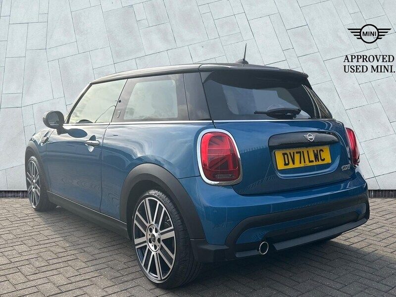 Used Mini Cooper Exclusive 134 HP (98 kW) 2021 Blue Hatchback