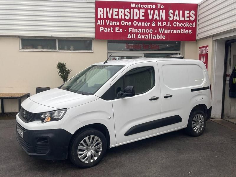 Used Peugeot Partner 2022 White MPV