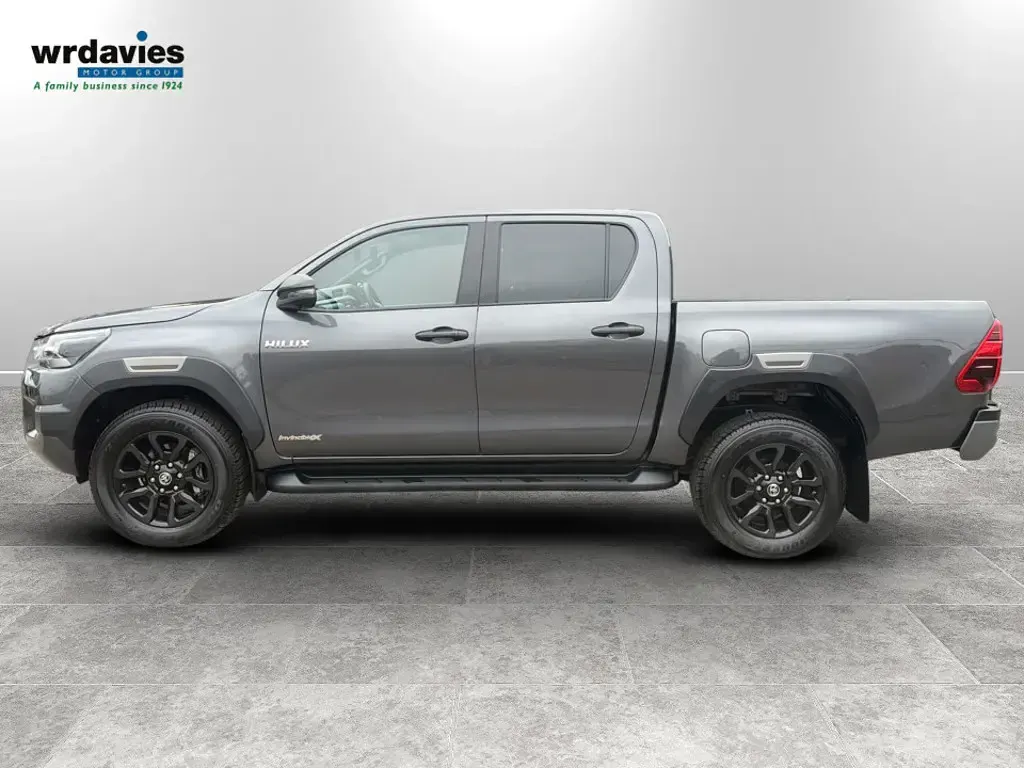 Used Toyota HiLux 204 HP (150 kW) 2025 Grey Pickup