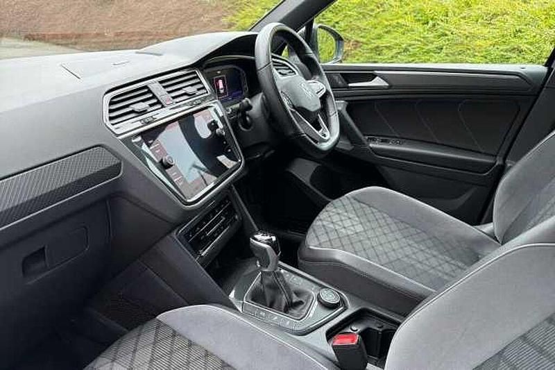 Used VW Tiguan R-line 150 HP (110 kW) 2022 Black SUV
