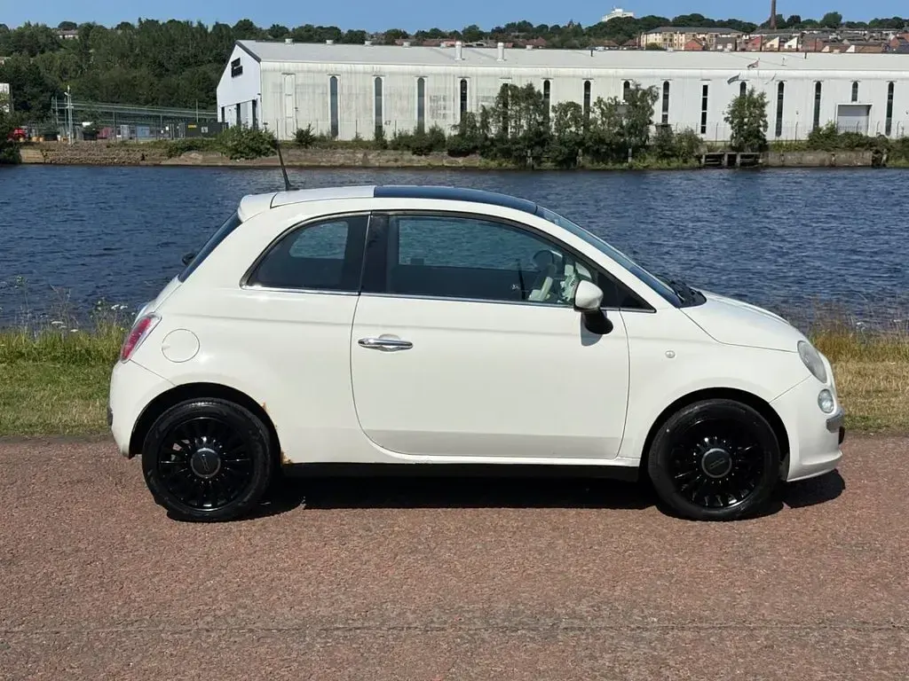 Used Fiat 500 Lounge 69 HP (50 kW) 2013 White Hatchback