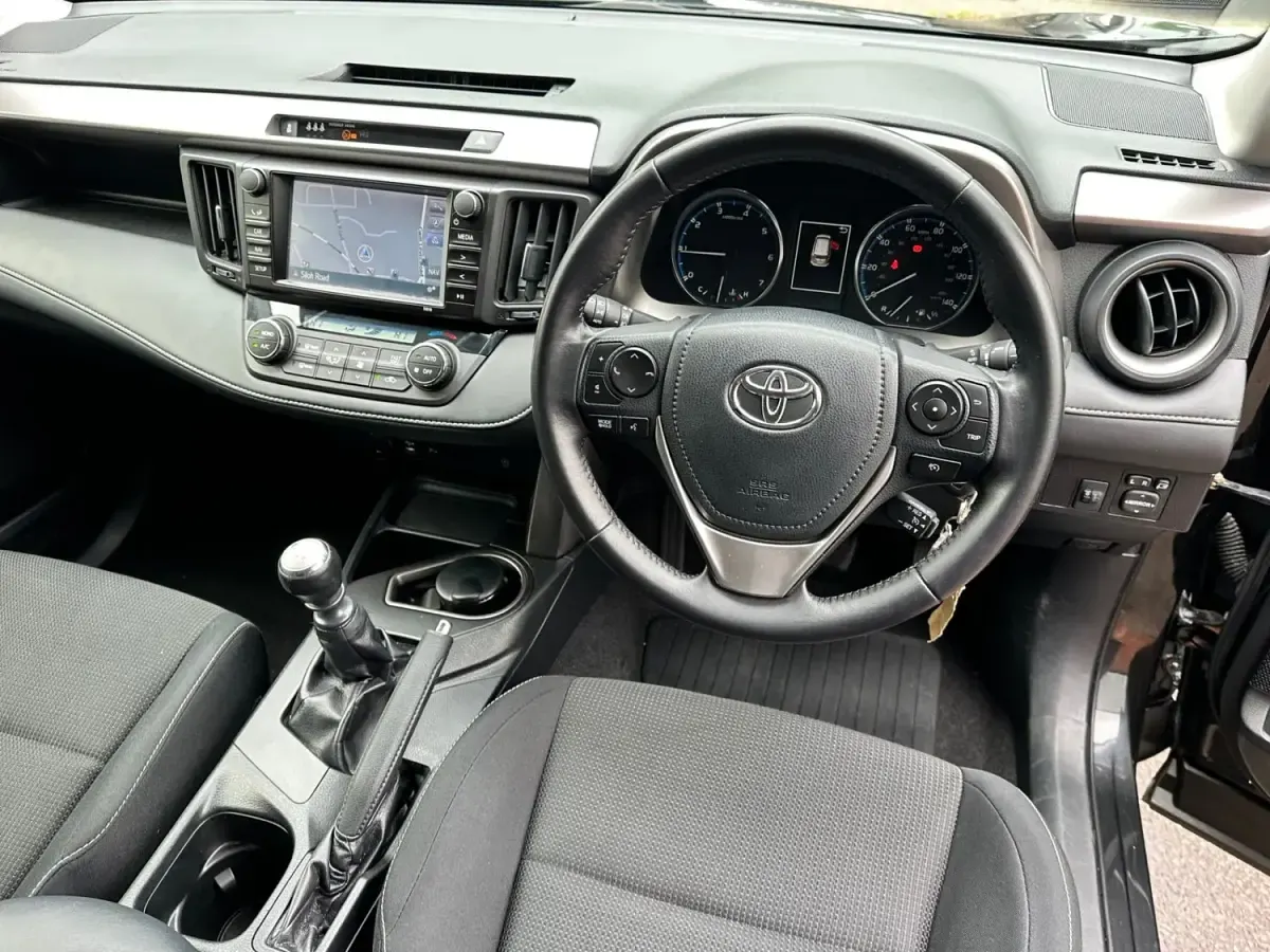 Usado Toyota RAV4 Business Edition 143 HP (105 kW) 2016 Preto SUV
