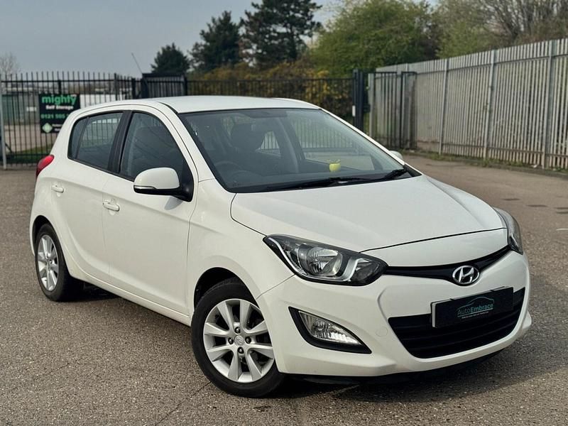 Used Hyundai i20 Active 2012 White Hatchback