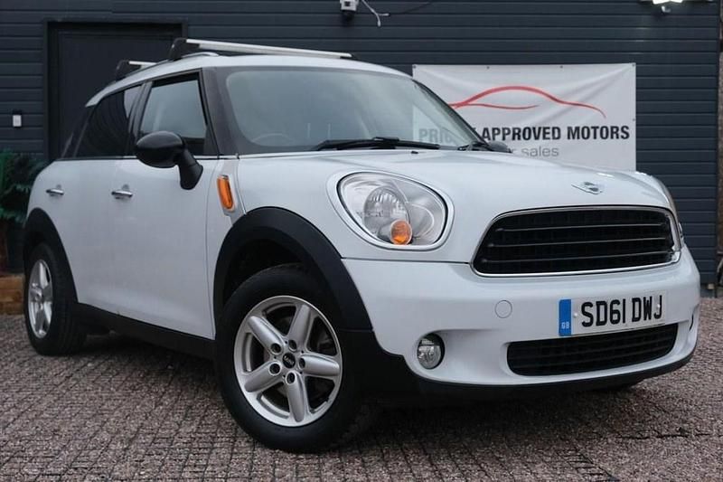 Used Mini ONE 98 HP (72 kW) 2011 White Hatchback