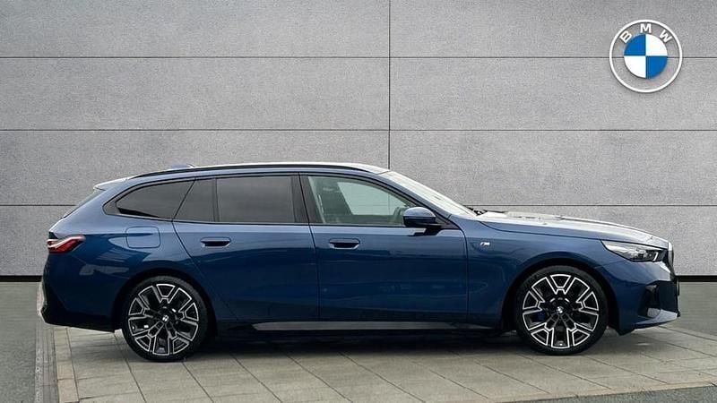 Used BMW 530e M Sport 295 HP (216 kW) 2025 Blue Estate