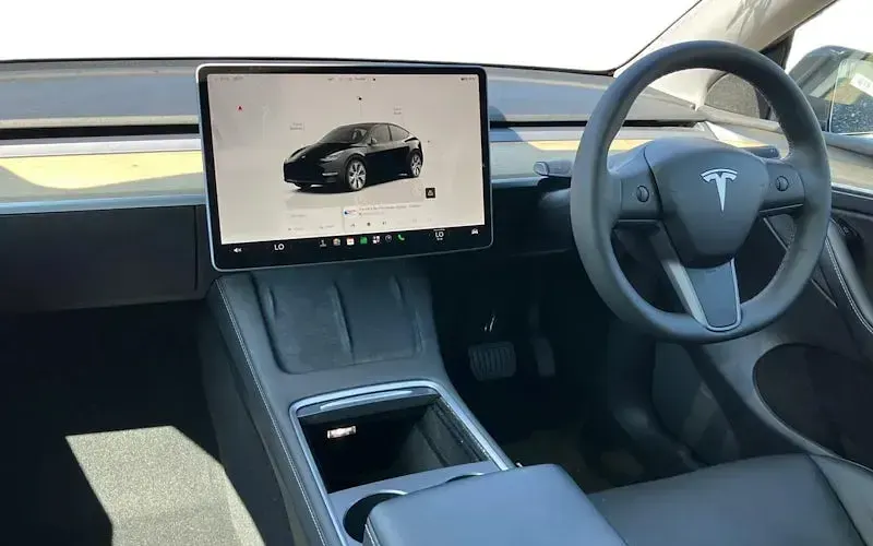 Used Tesla Model Y Long Range AWD 286 kW (389 HP) 2025 SUV