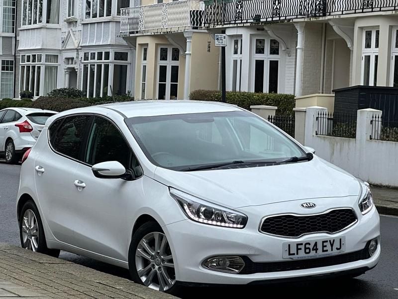 Used Kia Ceed 2014 White Hatchback