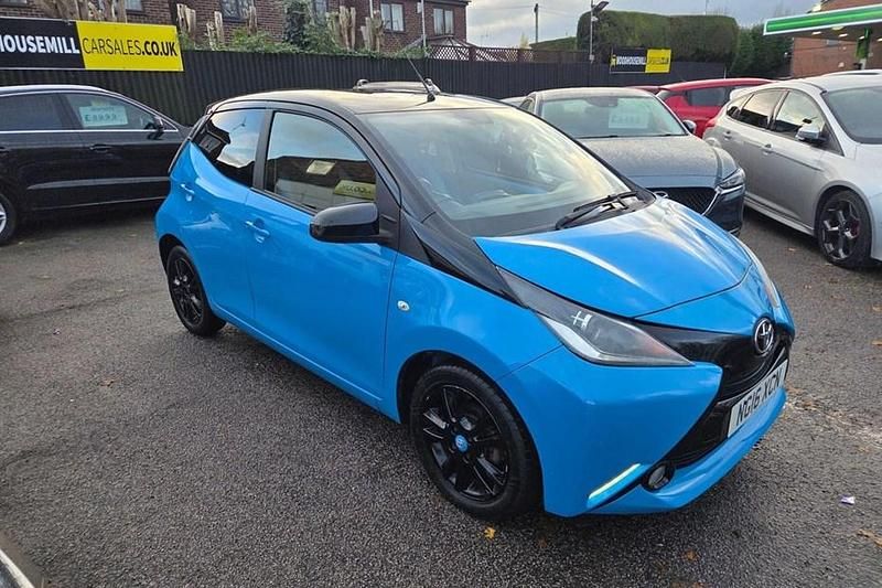 Used Toyota Aygo X-cite 68 HP (50 kW) 2016 Blue Hatchback