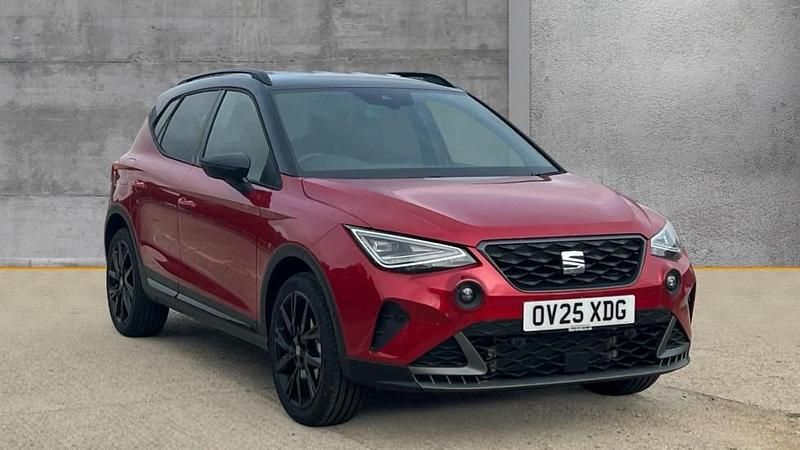 Metallic graphene grey with black roof New 2025 Seat Arona Black Edition SUV | £24,830 - Image 1/4