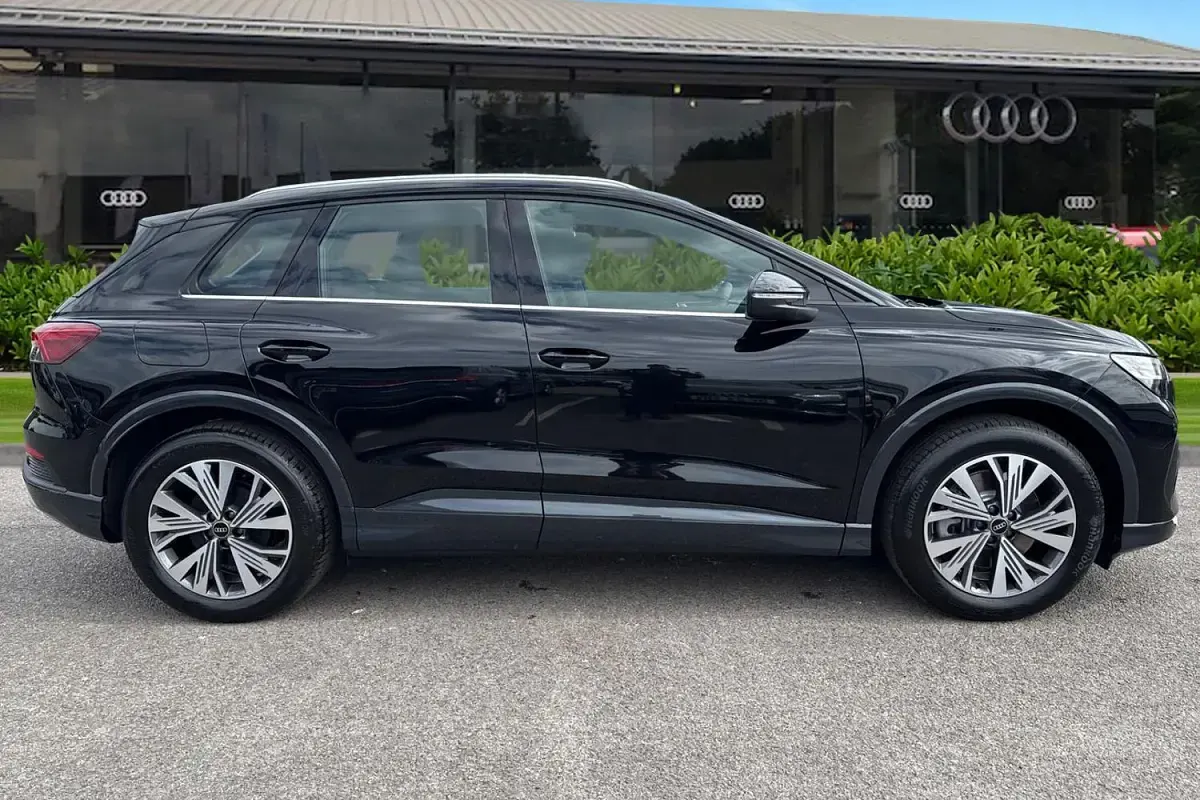 New Audi Q4 e-tron Sport 150 kW (204 HP) 2026 Black SUV