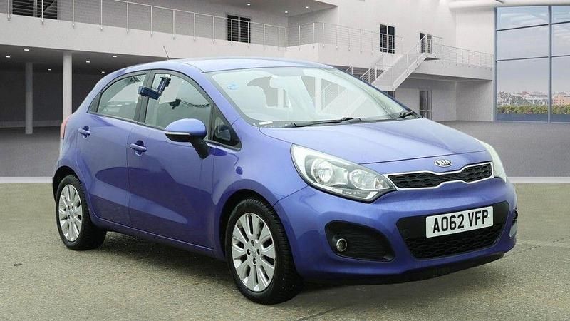 Used Kia Rio 107 HP (78 kW) 2012 Blue Hatchback