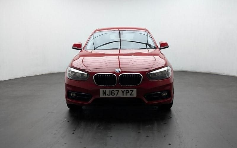 Used BMW 118 Sport Line 150 HP (110 kW) 2017 Red Hatchback