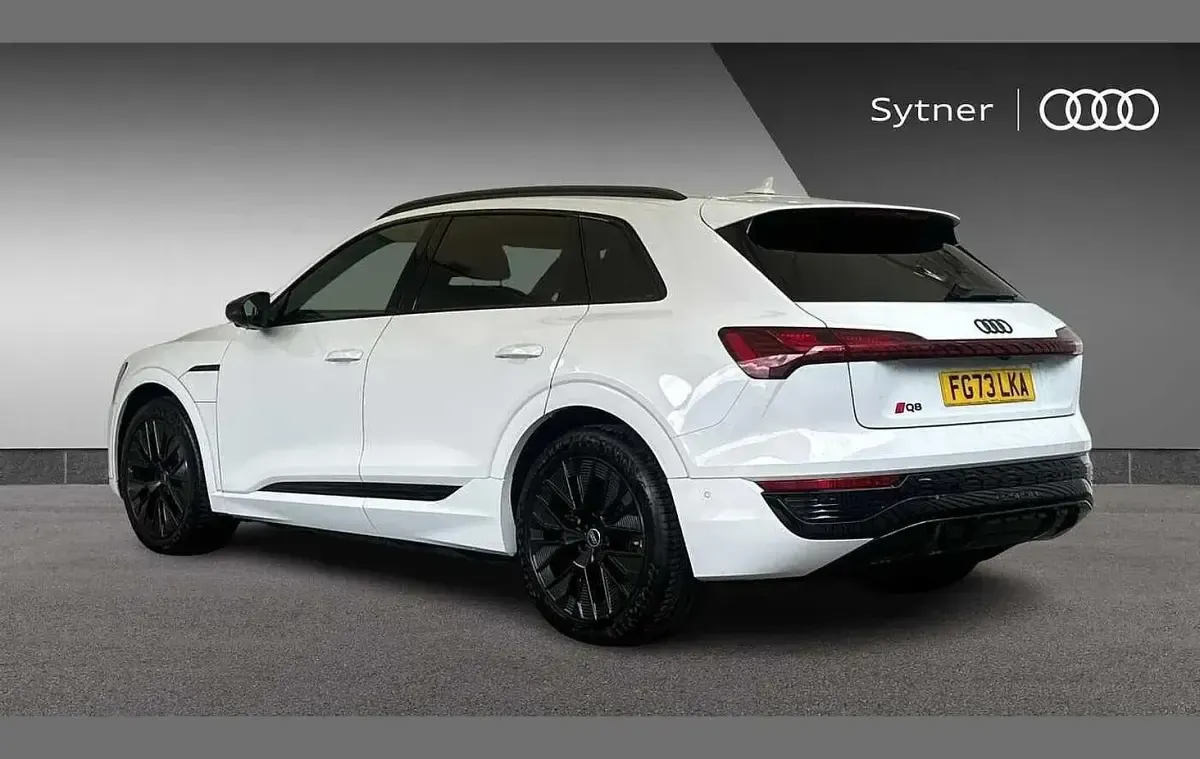 Used Audi Q8 e-tron Black Edition 300 kW (408 HP) 2023 White SUV